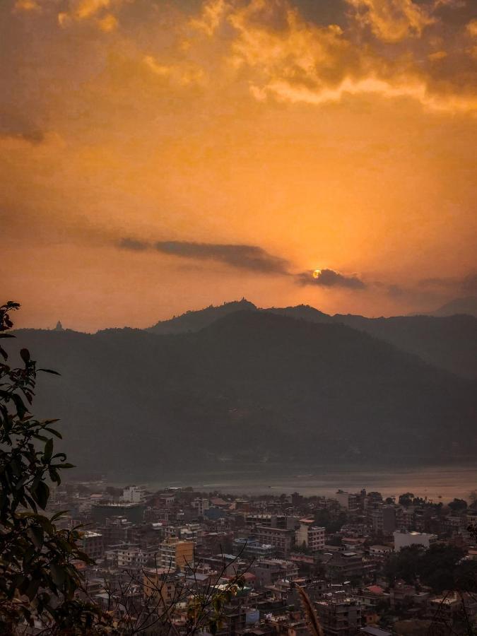 Nishan Apartments -Lakeside Pokhara Buitenkant foto