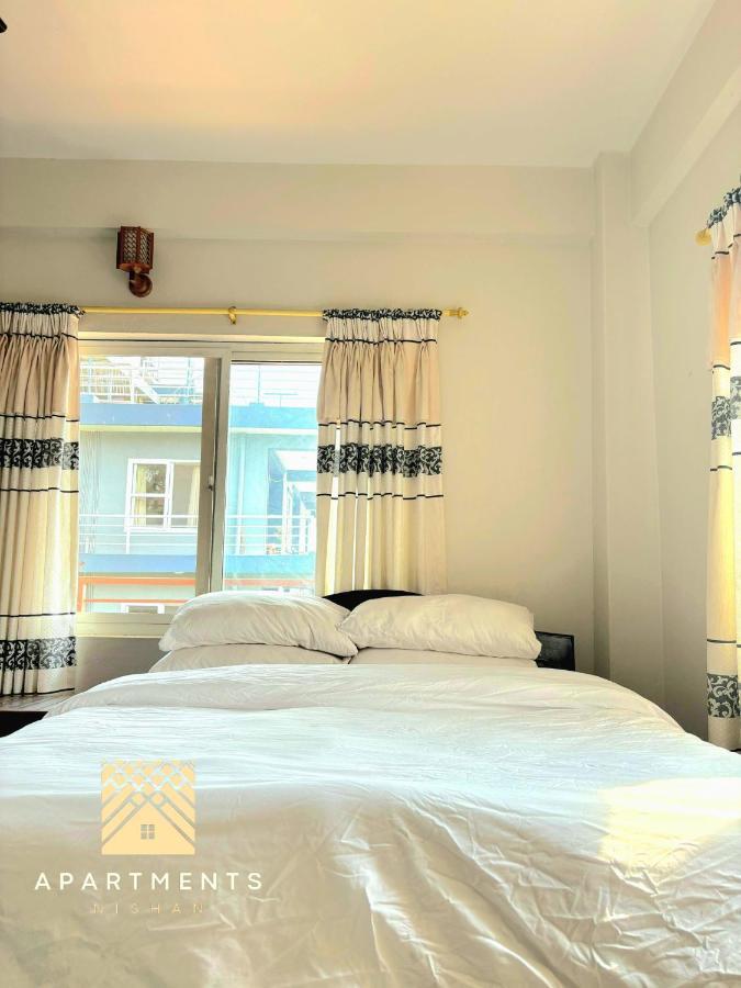 Nishan Apartments -Lakeside Pokhara Buitenkant foto