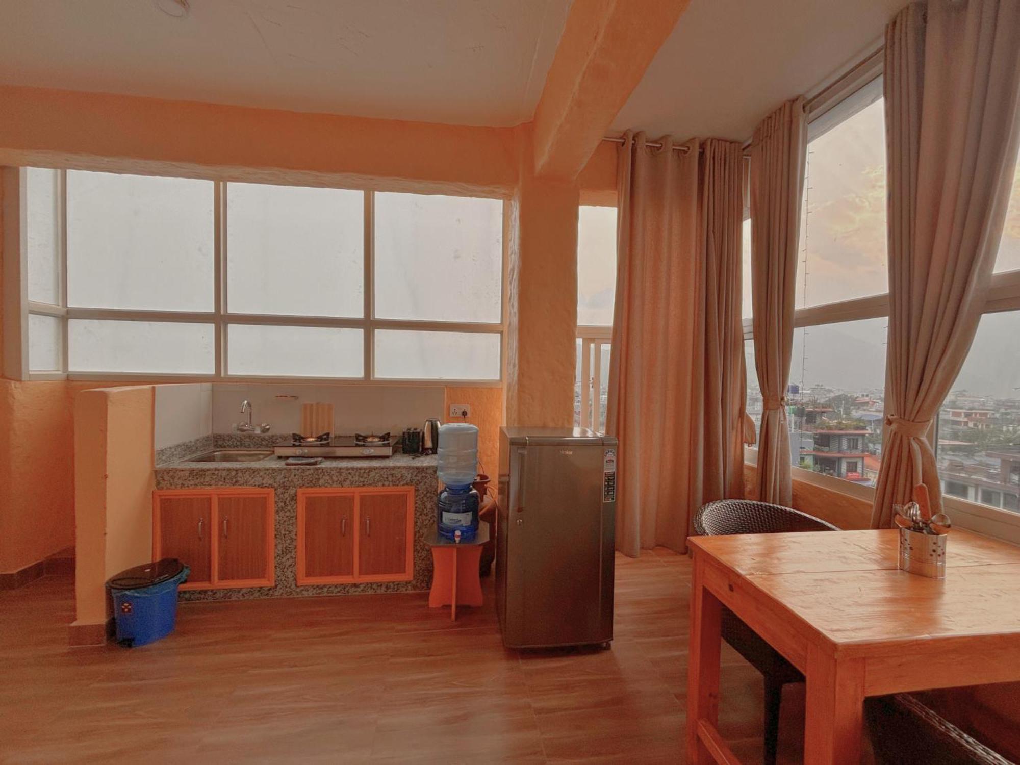 Nishan Apartments -Lakeside Pokhara Buitenkant foto