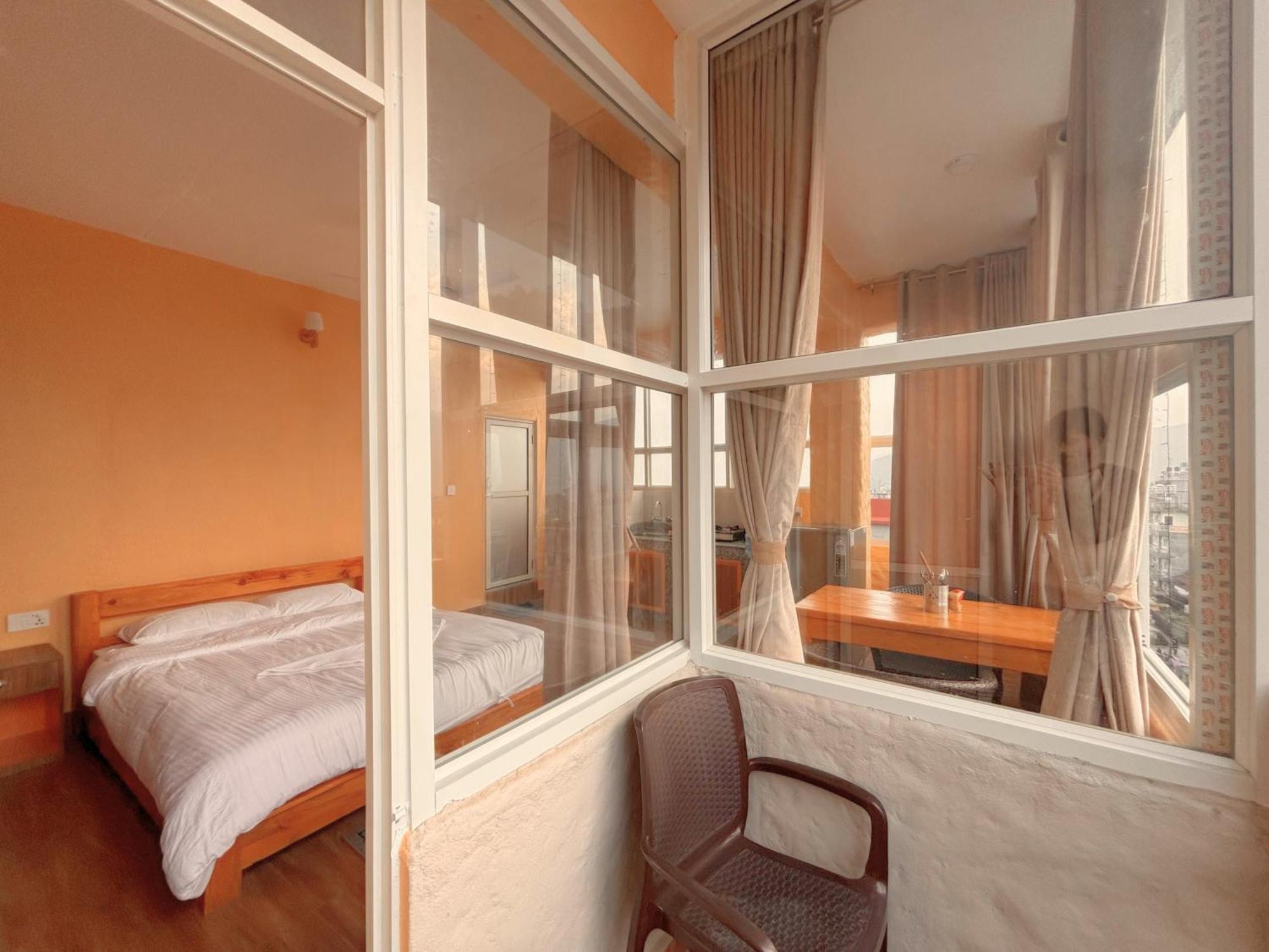Nishan Apartments -Lakeside Pokhara Buitenkant foto