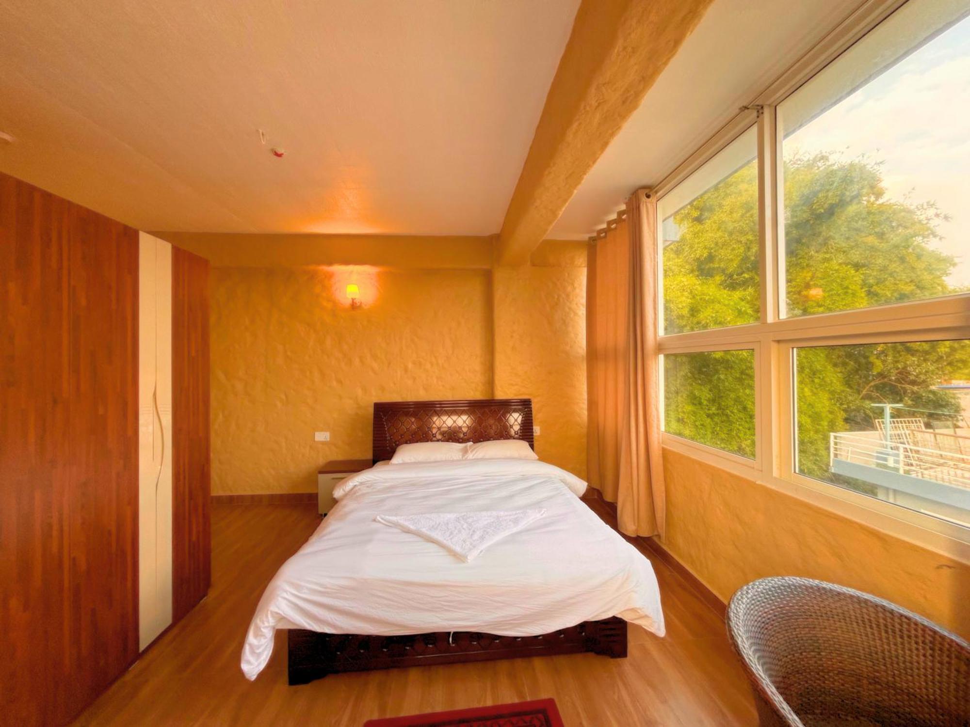 Nishan Apartments -Lakeside Pokhara Buitenkant foto