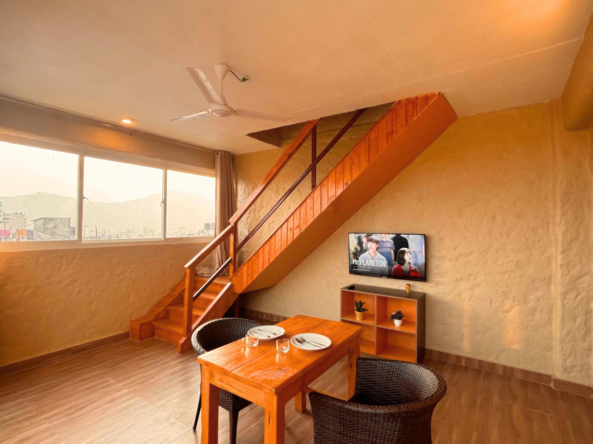 Nishan Apartments -Lakeside Pokhara Buitenkant foto