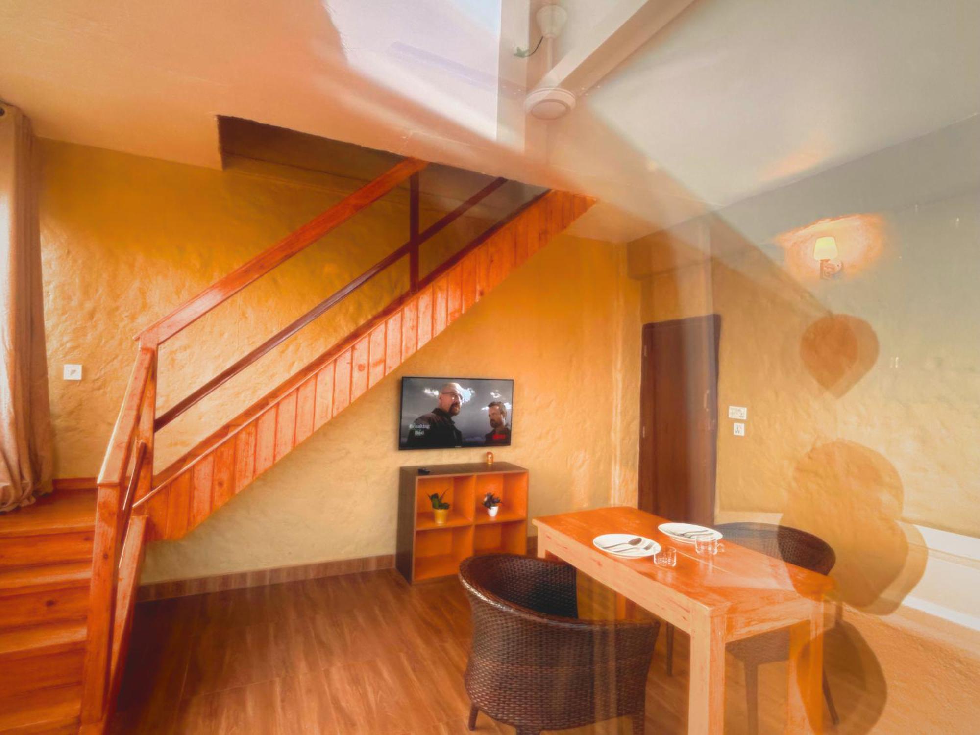 Nishan Apartments -Lakeside Pokhara Buitenkant foto
